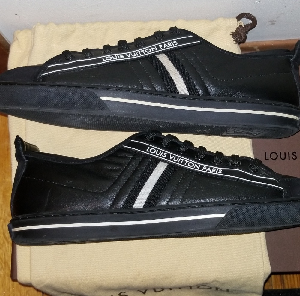 Louis Vuitton mens Shoes - Size 8